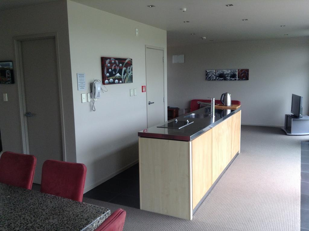 Aparthotel One Burgess Hill à New Plymouth Extérieur photo