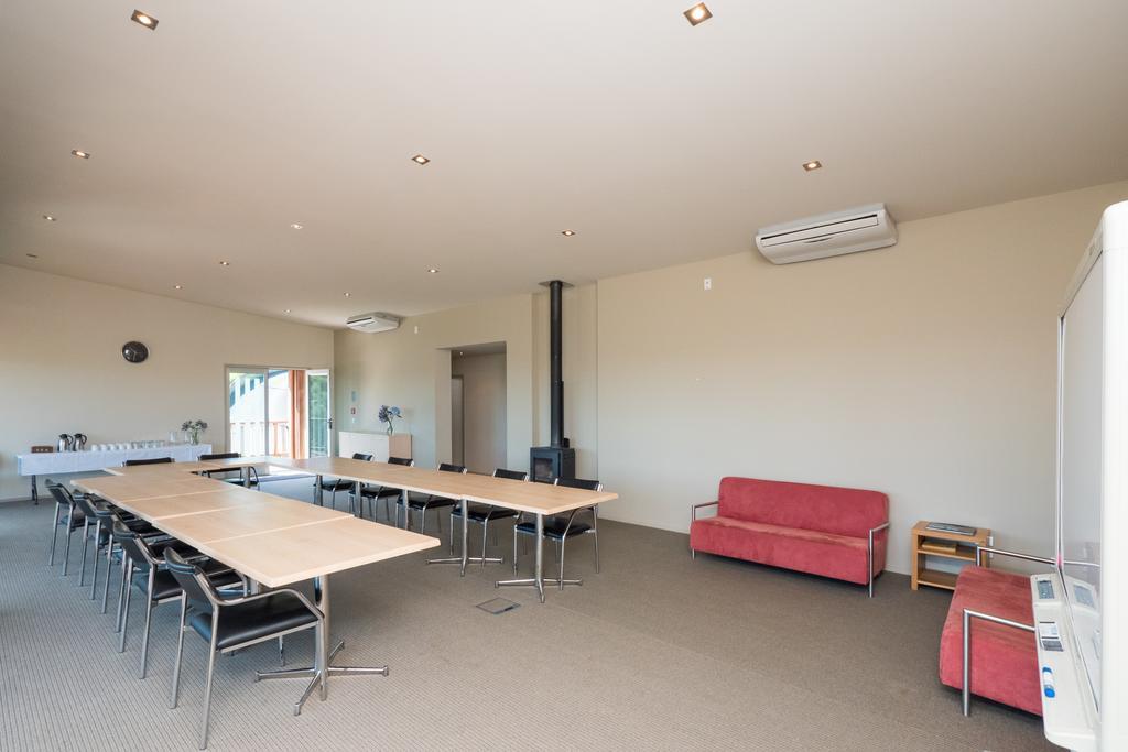 Aparthotel One Burgess Hill à New Plymouth Extérieur photo