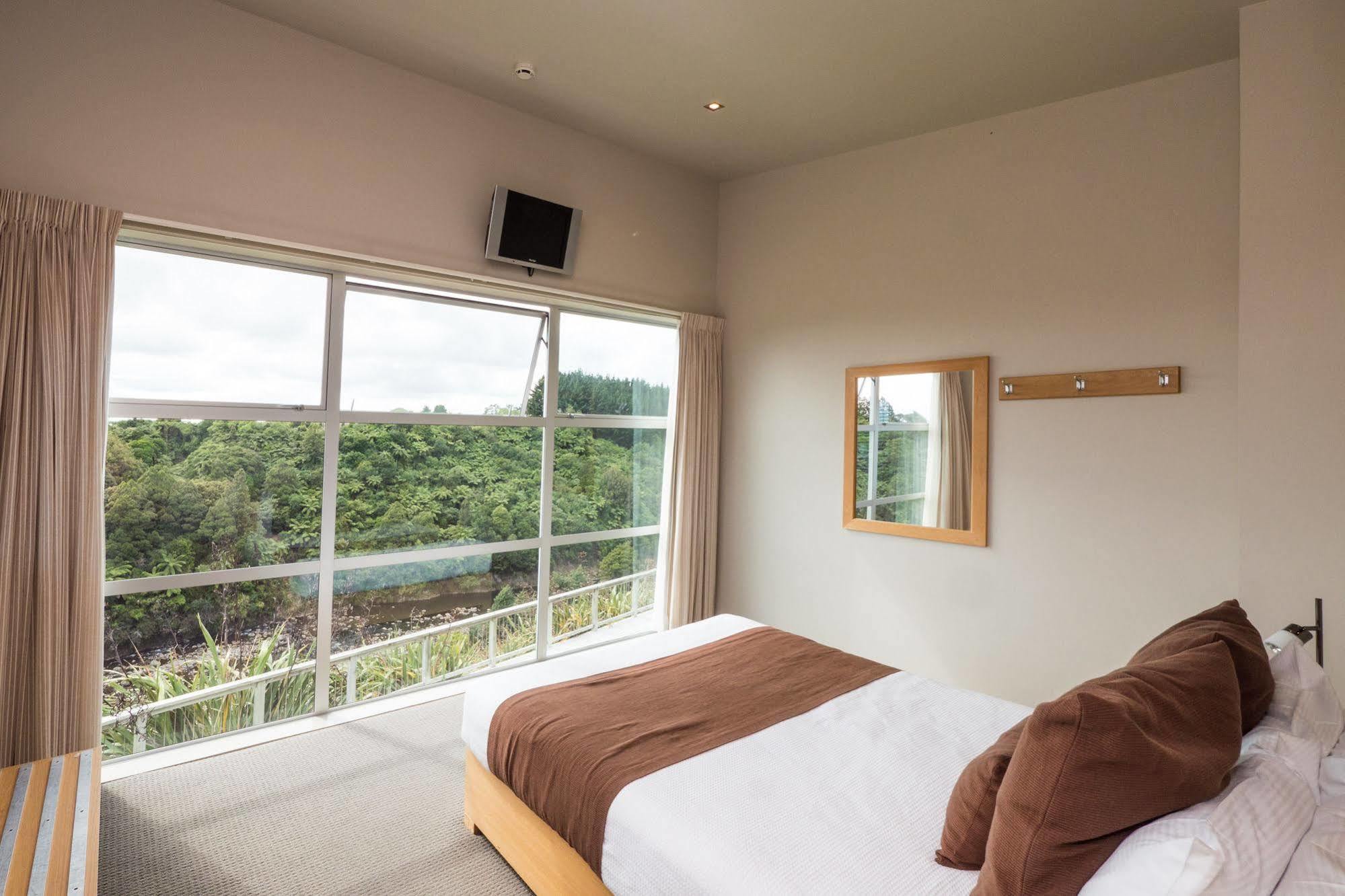 Aparthotel One Burgess Hill à New Plymouth Extérieur photo