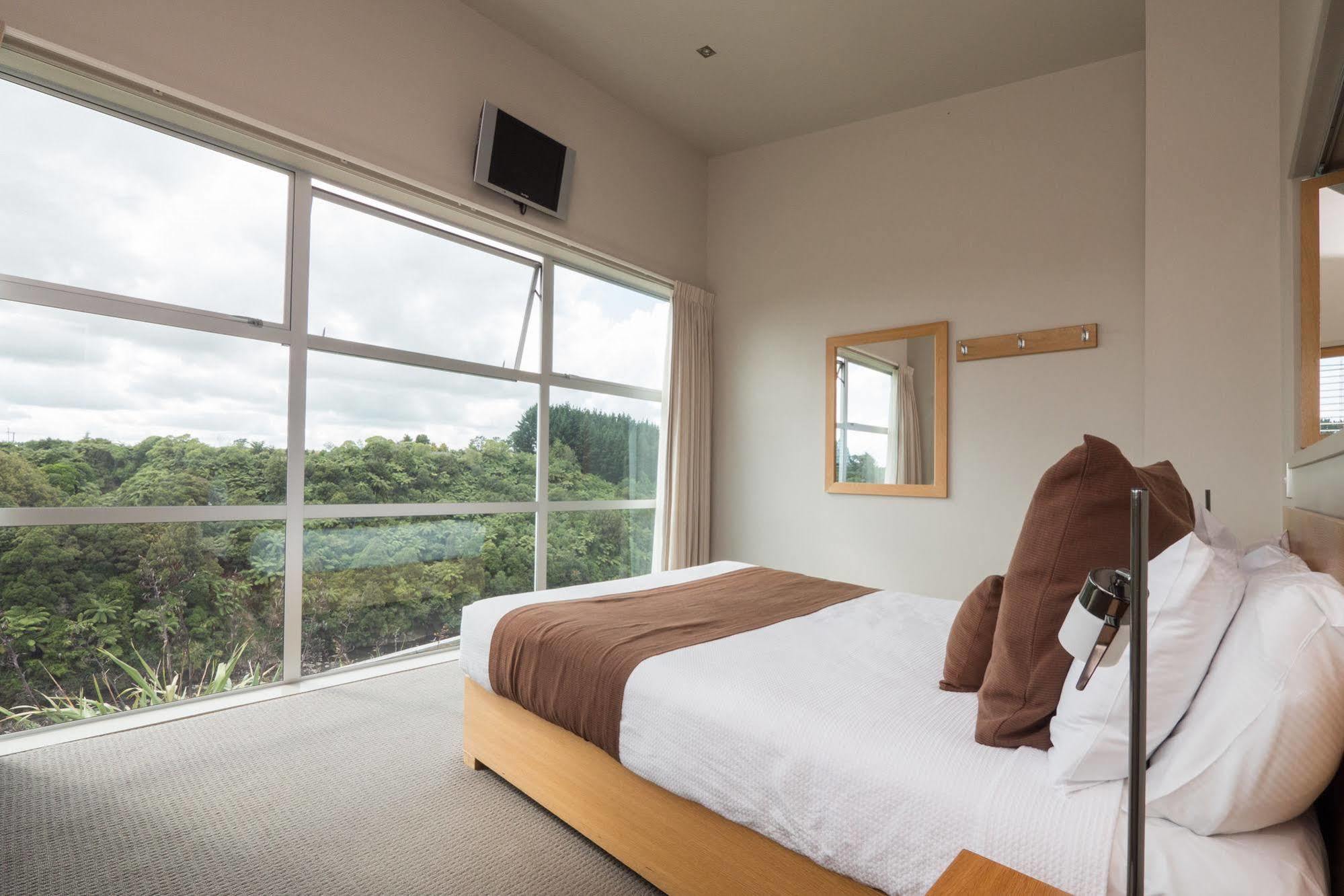 Aparthotel One Burgess Hill à New Plymouth Extérieur photo